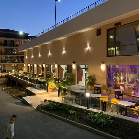 Отель Paradise Елените