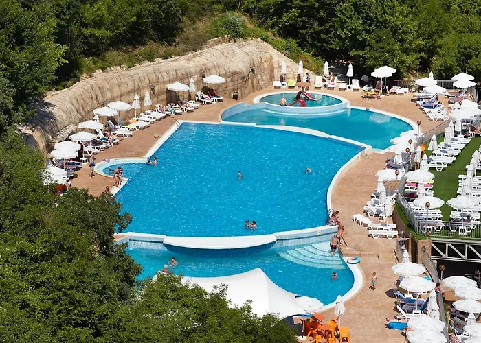 Paradise מלון 5*