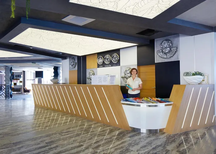 מלון Paradise 5*