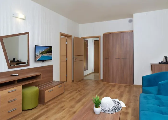 Paradise מלון אלניטה