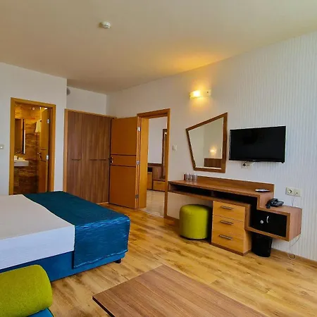 Paradise Hotel 5*