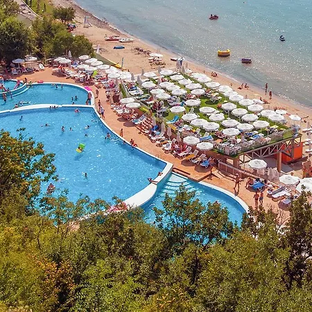 Paradise 5*