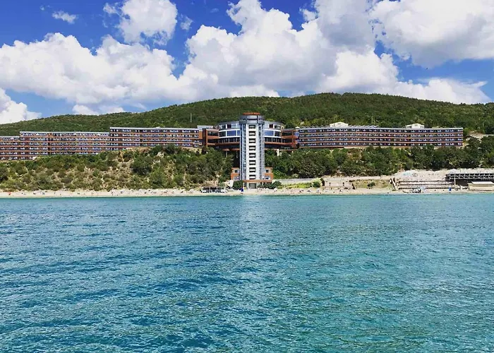 Paradise Ξενοδοχείο 5*