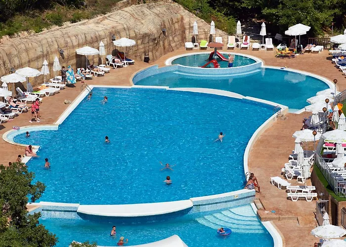 Paradise Ξενοδοχείο 5*